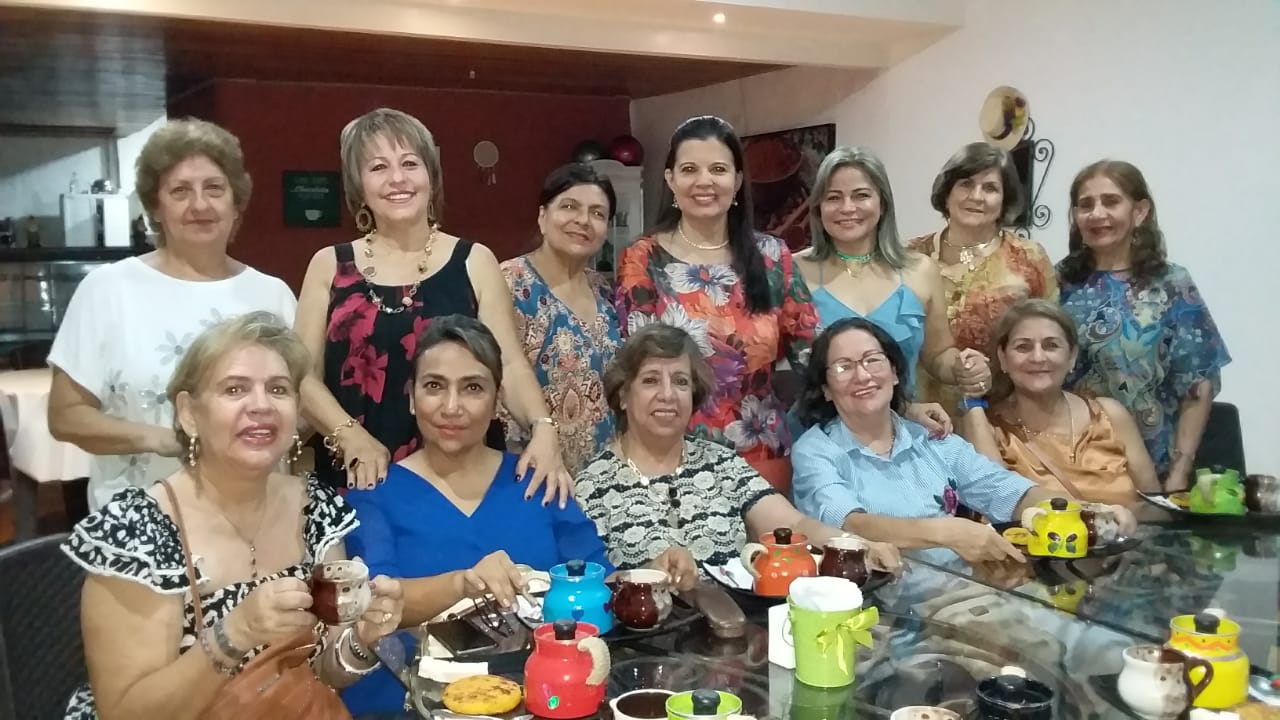 Dioselina Cifuentes, Migdonia Patiño, Carmen Mariana Castrillón, Nelly Escobar, María Luisa Vidal, Cecilia Jaramillo, Amparo Mosquera, María Esther Ardila, Florita Perdomo, Adriana Rojas, Oliva Calderón y Fanny Guevara.